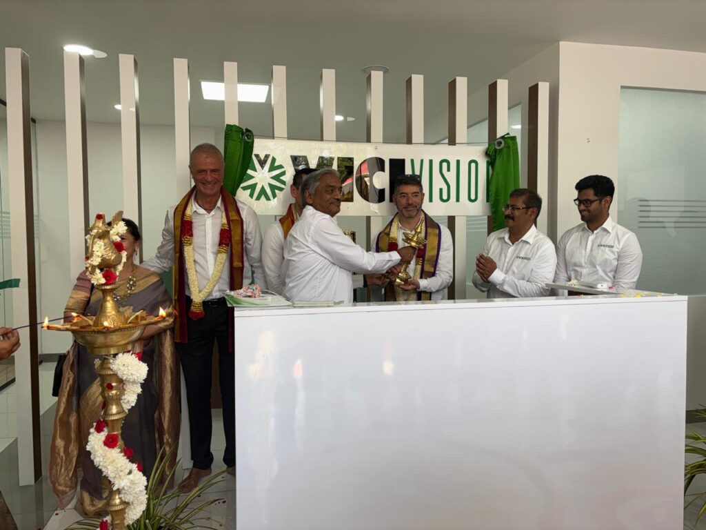 Marco Magalotti Sales Manager VICIVISION Carlo Bedeschi General Manager of VICI & C SpA Luca Vici - CEO VICI & C SpA Sridhar - Managing Director of Vicivision India pvt ltd Pramodha - Technical Director of Vicivision India pvt ltd